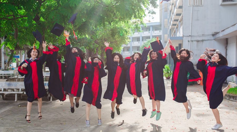 friend, student, graduate-2727307.jpg